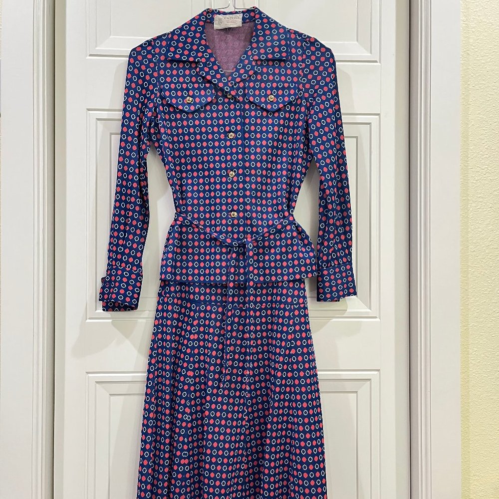 Vintage 2 Piece Suit Set with Circle Pattern and Matching Sash